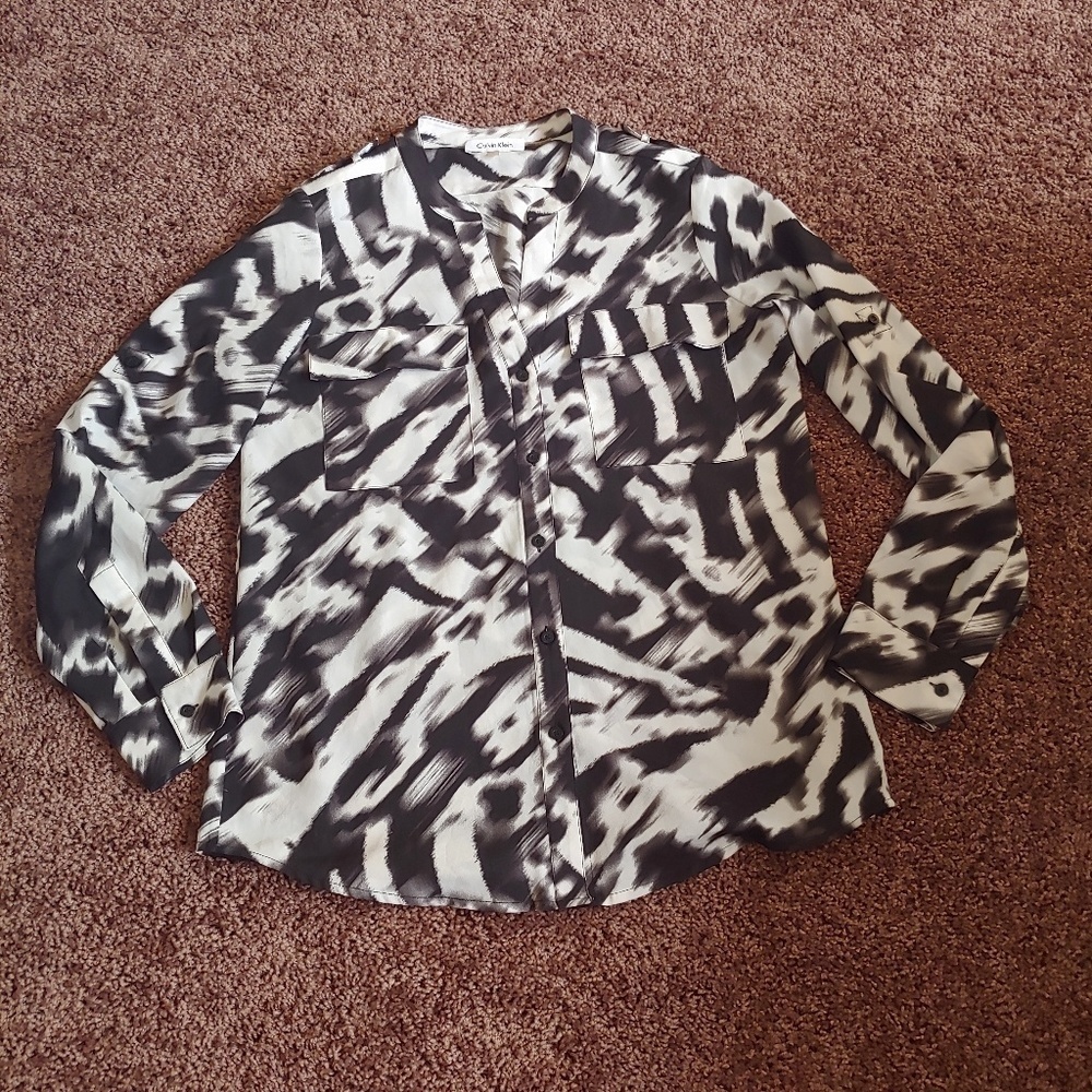 Calvin Klein gently worn black&white blouse